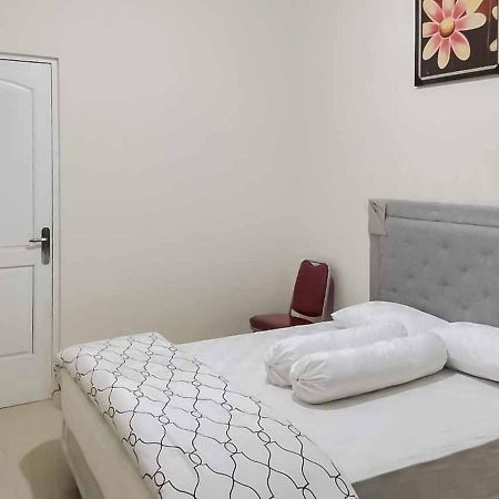Wisma Talenta Mitra Reddoorz Jakarta Ngoại thất bức ảnh