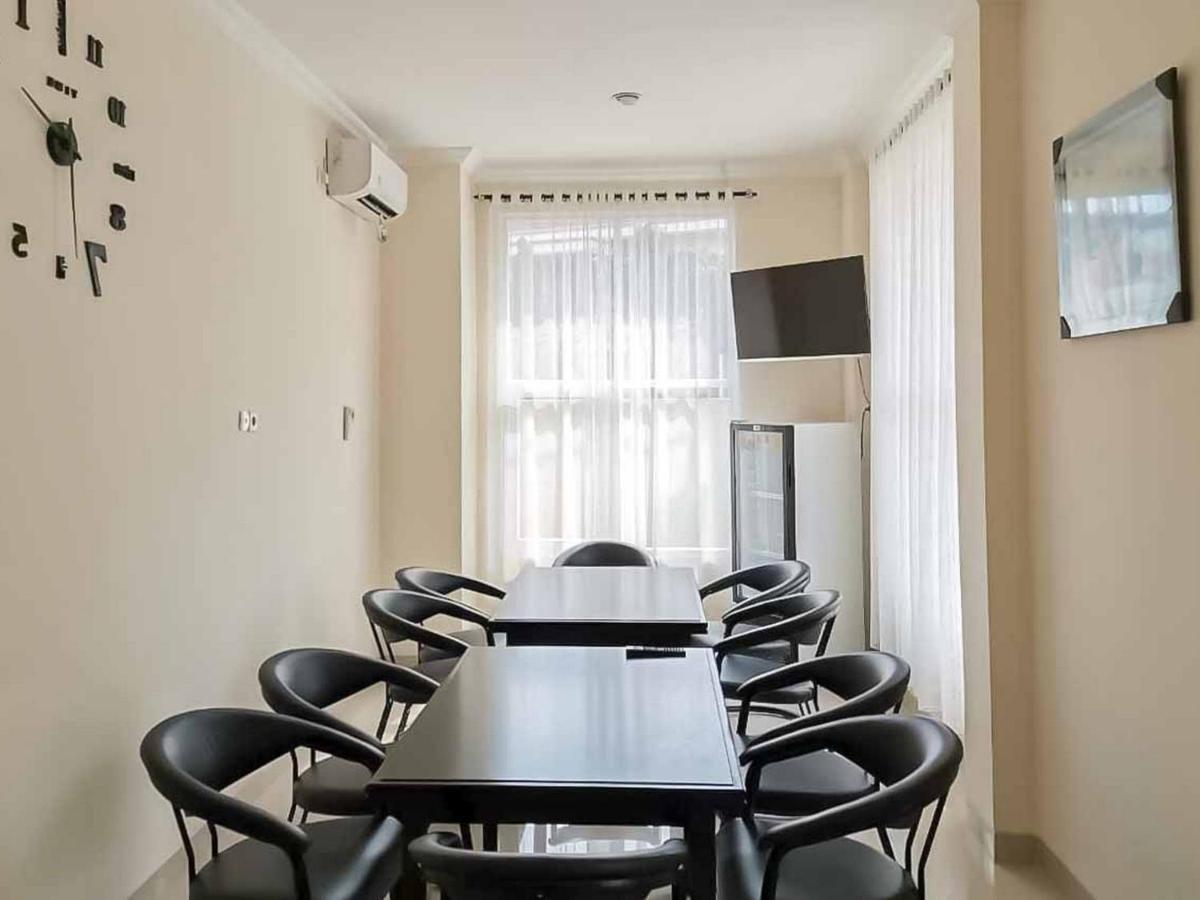 Wisma Talenta Mitra Reddoorz Jakarta Ngoại thất bức ảnh